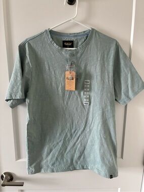 FarWest Short Sleeve Henley Tee in Sage